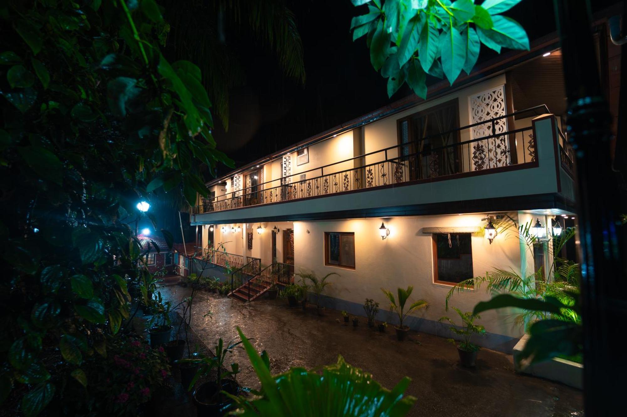 Kingmaker'S Plantation With River Stream Madikeri Buitenkant foto
