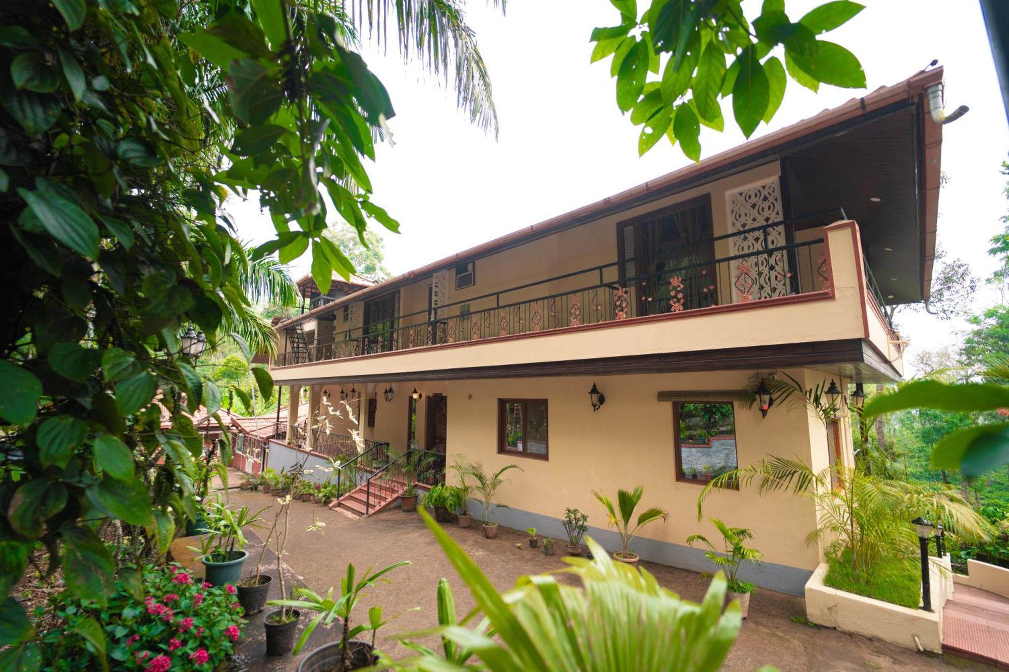 Kingmaker'S Plantation With River Stream Madikeri Buitenkant foto