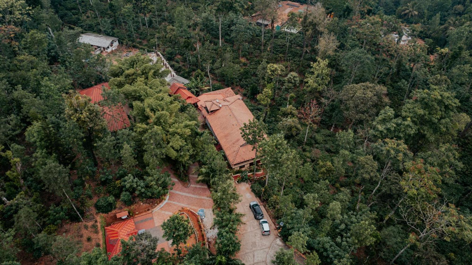 Kingmaker'S Plantation With River Stream Madikeri Buitenkant foto