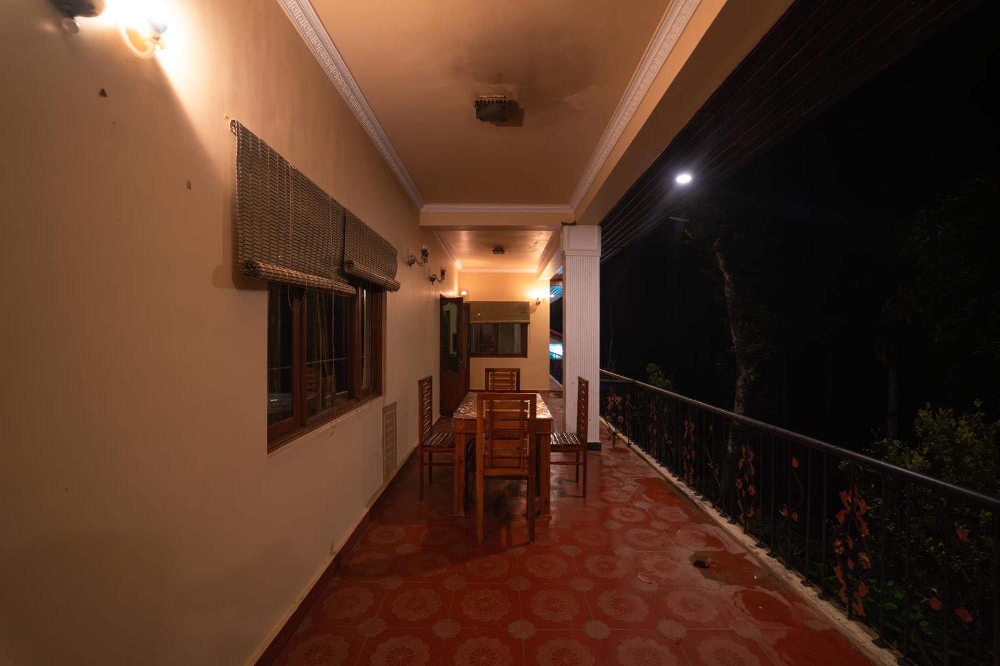 Kingmaker'S Plantation With River Stream Madikeri Buitenkant foto