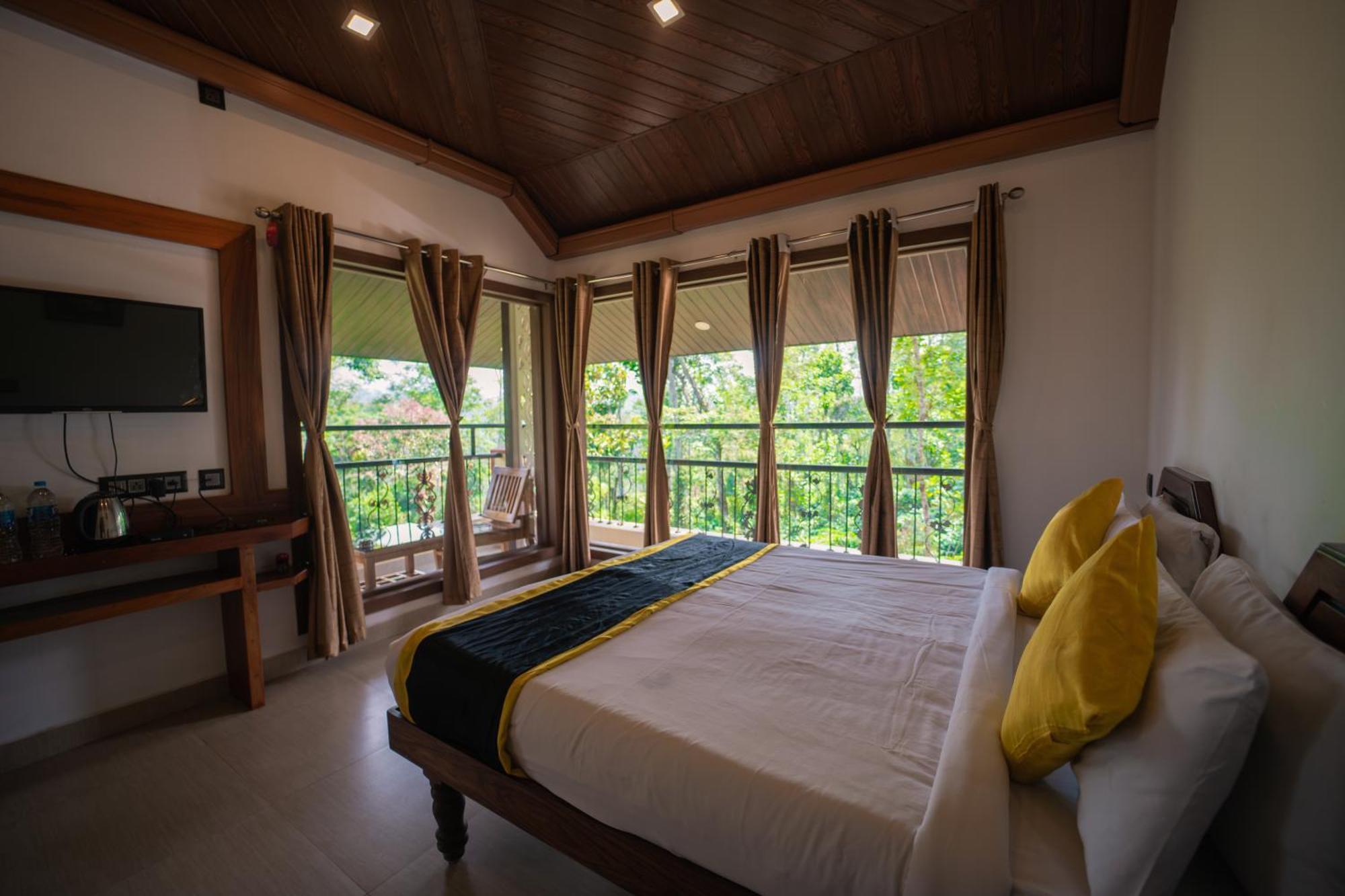 Kingmaker'S Plantation With River Stream Madikeri Buitenkant foto