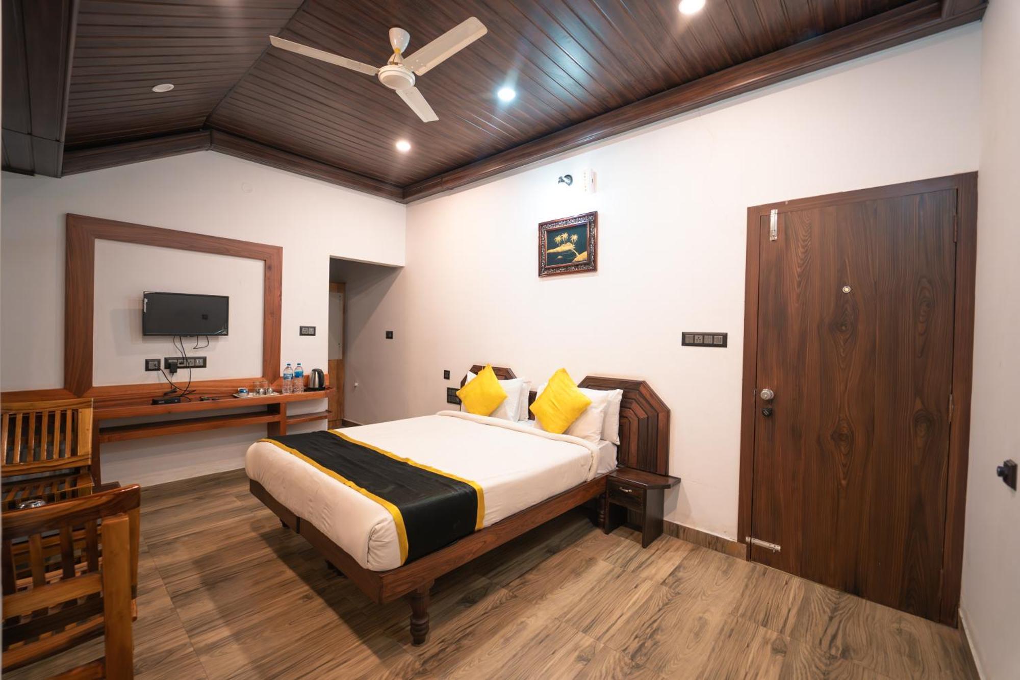 Kingmaker'S Plantation With River Stream Madikeri Buitenkant foto